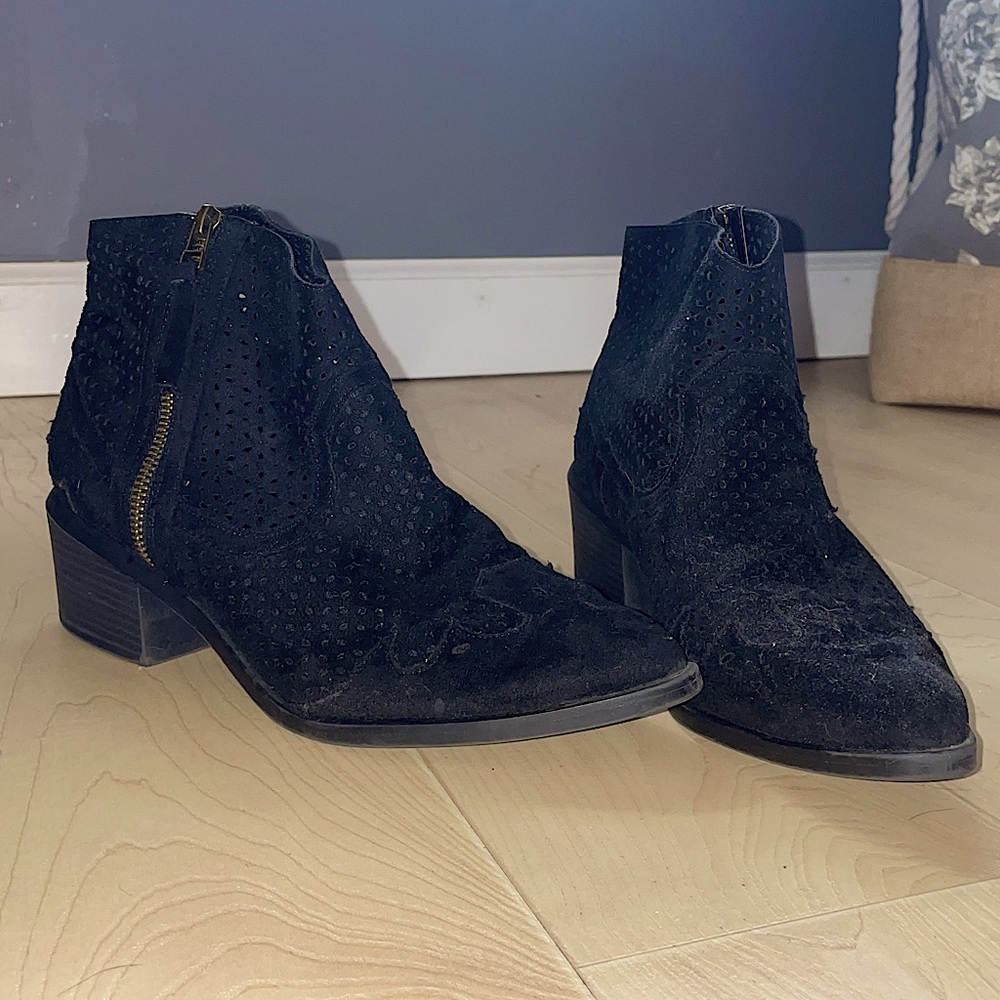 Qupid Black Western Booties